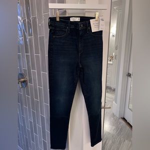 Abercrombie Super Skinny Size 27/4